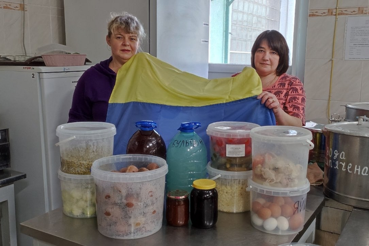 Дитячі садочки Києва щоденно готують обіди українським захисникам