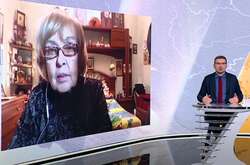 Ада Роговцева не может сидеть сложа руки и волонтерит у себя дома