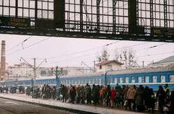 «Укрзалізниця» запустила додаткові потяги для евакуації: список 