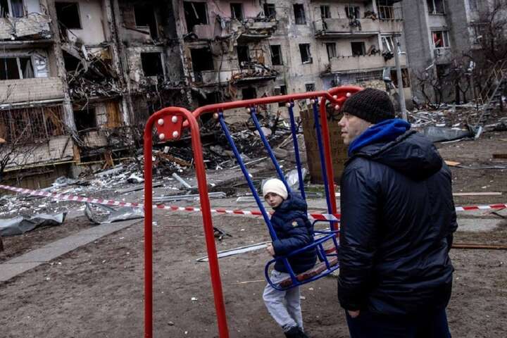 Окупанти гатять по житлових будинках, вбивають та завдають поранень дітям - З початку війни в Україні загинула 71 дитина, понад 100 дістали поранення – Омбудсмен