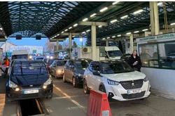  Пограничники пропускают для выезда за границу мужчин в нескольких случаях 