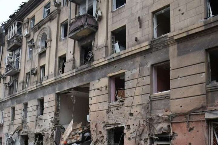 Російські окупанти щопівгодини обстрілюють житлові масиви Маріуполя