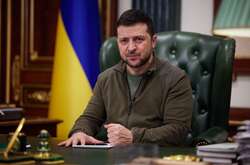 Зеленський звернувся до українців: Стоїмо! Тримаємось! Переможемо! (відео)