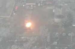 Украинские военные уничтожили танк врага на подходе к Мариуполю (видео)