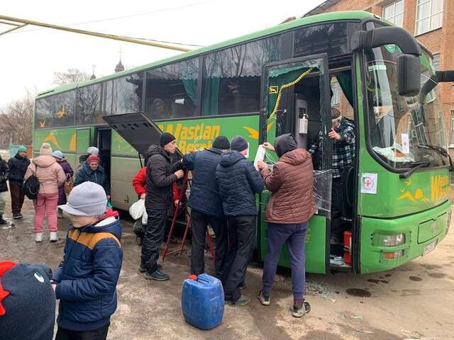 Поки йшла евакуація окупанти рознесли станцію швидкої допомоги у Тростянці 