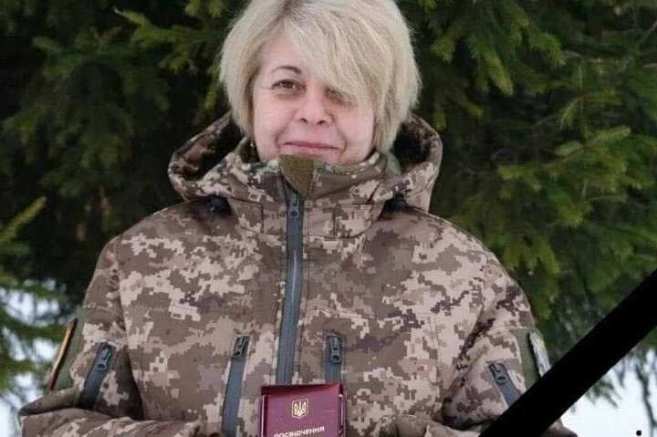 Президент вперше присвоїв звання Героя України жінці-медику