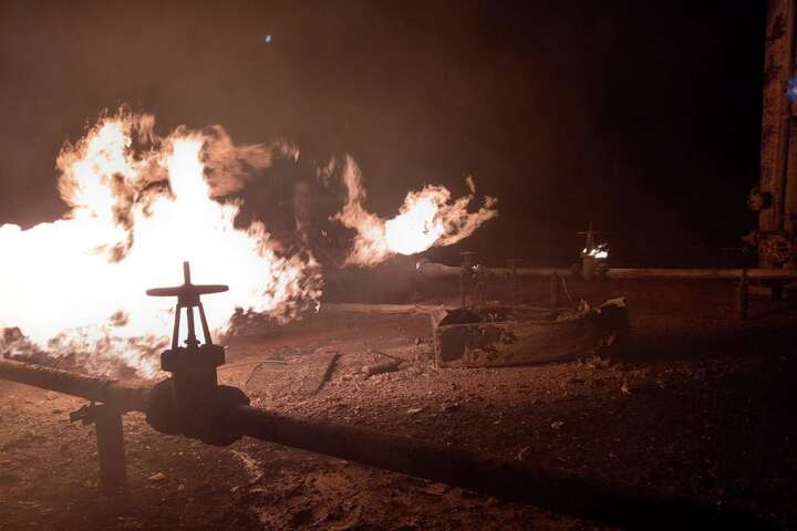 На Харківщині окупанти обстріляли газопромислове управління (відео)