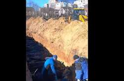 Похороны устроили на территории церкви