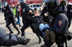 З 24 лютого, коли розпочалася війна в Україні, на антивоєнних акціях у Росії було затримано 14 095 людей