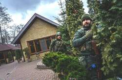 Ярослав Амосов (справа) встал на защиту своей родины