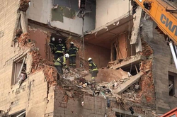 У Харкові після обстрілу окупантів обвалився чотириповерховий будинок