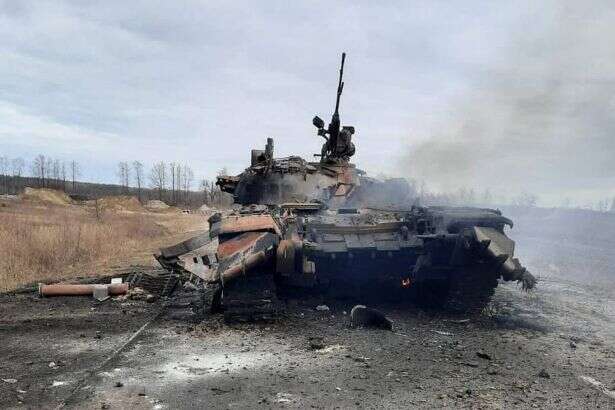 На Донеччині рашисти втратили 150 солдатів і два танки через невдалий наступ