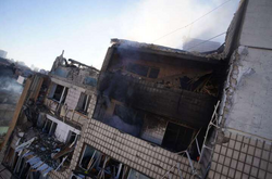 Ракетный обстрел Киева: в результате обвала дома есть пострадавшие (фото)