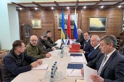  Сьогодні продовжаться переговори української та російської делегацій 