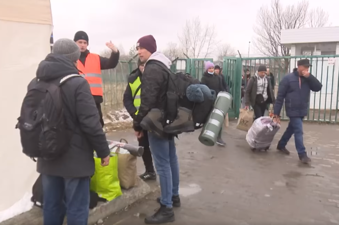 За три тижні понад 320 тис. українців повернулися з-за кордону (відео)
