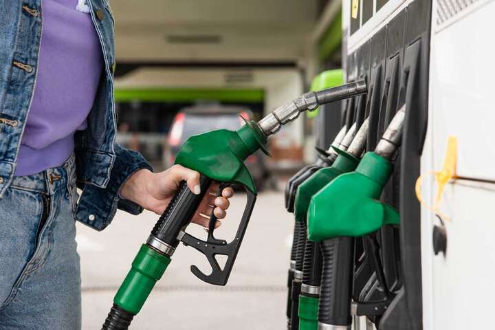 Бензин та дизпальне із 18 березня подешевшають: названо граничну вартість літра