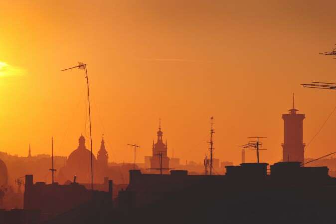 Вранці у Львові та ще кількох містах прогриміли вибухи (відео)