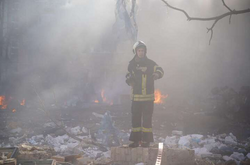 Обстрел многоэтажки в Киеве. Есть погибший и травмированный (фото, видео)