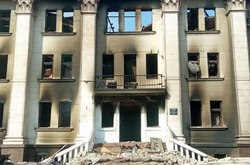 Под завалами драмтеатра в Мариуполе остается 1 300 человек, их судьба неизвестна, – Денисова