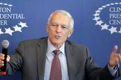  Генерал армії США у відставці, колишній командуючий Об'єднаними силами НАТО у Європі Веслі Кларк назвав два сценарії розвитку війни між Україною і Росією 
