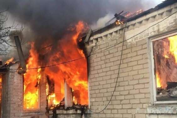 Рашисти знищують Луганщину: за добу зруйновано пів сотні будівель