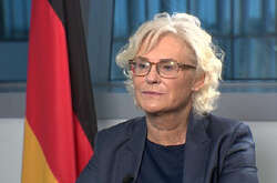 Міністр Ламбрехт знову сказала, що НАТО не втрутиться у конфлікт і не створить безпольотну зону над Україною