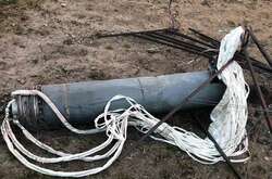 Росіяни використовуюють парашути для обстрілів домівок мирних жителів