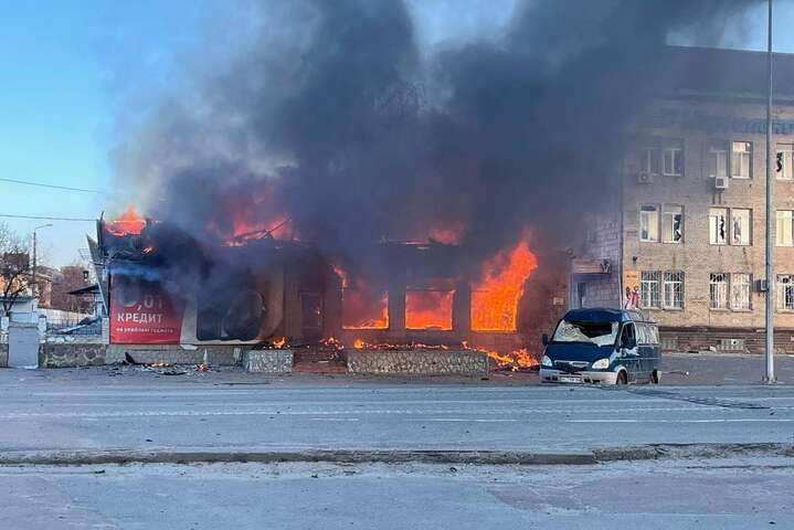 Авиаудар по Макарову: погибли семь человек (фото)