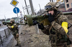 Правительство выделило 15 млрд грн на доплаты защитникам: кто сколько получит