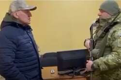 Прикордонники помітили і посла Ігоря Сокола