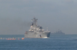 Рашисты обстреляли Мариуполь из четырех кораблей