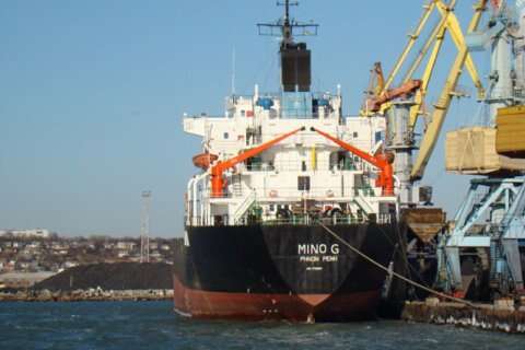 Окупанти викрали п'ять кораблів із десятками тонн зерна