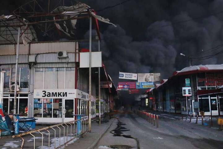 Рашисти знищили найбільший ринок Східної Європи: «Барабашово» в Харкові згорів ущент (відео)