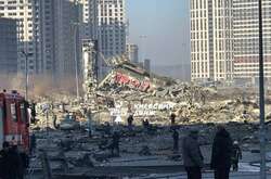 Наслідки попадання ракети в ТРЦ у Києві: вісім людей загинули (фото, відео)