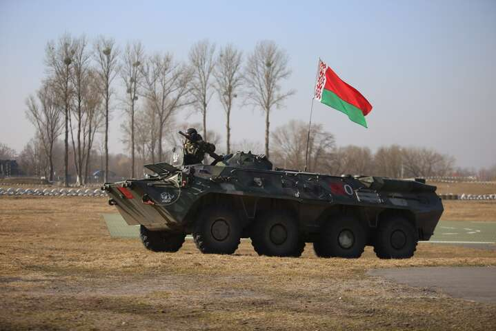 Беларусь заявила, что отводит войска от украинской границы