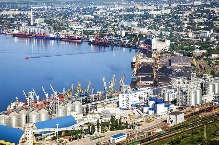 Через окупацію частина морських портів не працює, інфраструктура Дніпра – у робочому стані