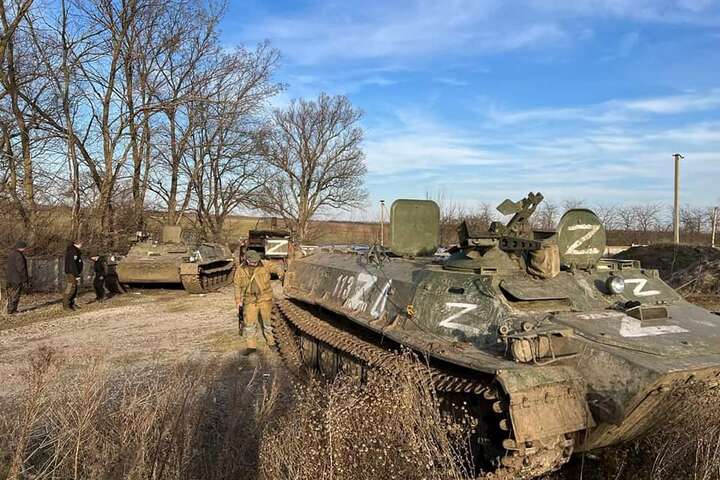 Заводи в РФ стали: окупантам вже нема де ремонтувати свої танки