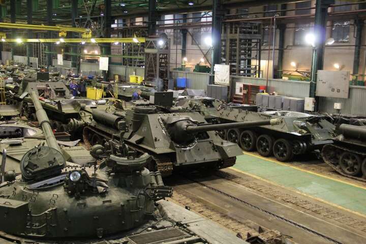 У Росії зупинив роботу єдиний виробник танків