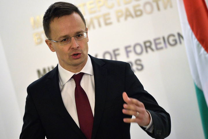 Венгрия выступила против санкций ЕС относительно газа РФ и закрытого неба Украины