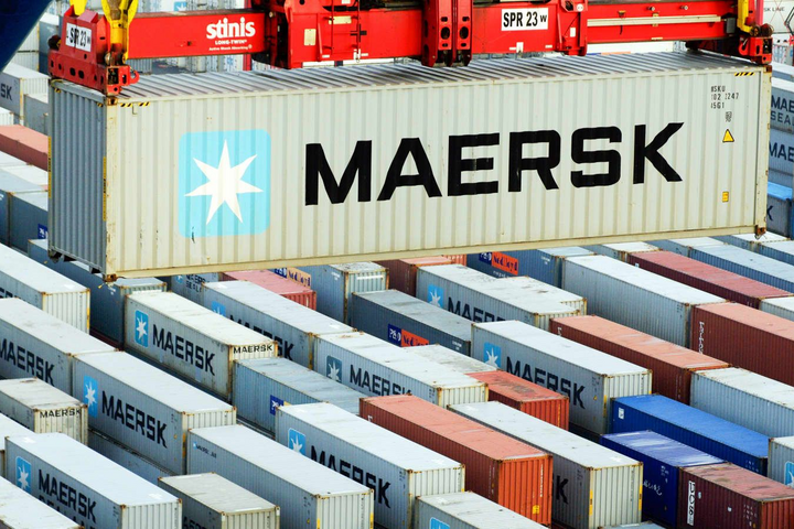 Найбільша у світі контейнерна компанія Maersk згортає бізнес у РФ