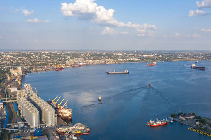 Рашисти обстріляли порт Миколаєва