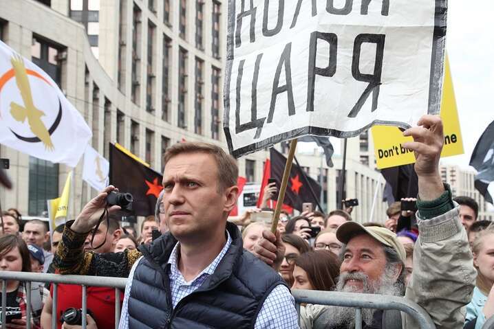 Опозиціонеру Навальному суд сьогодні винесе вирок ще по двох справах