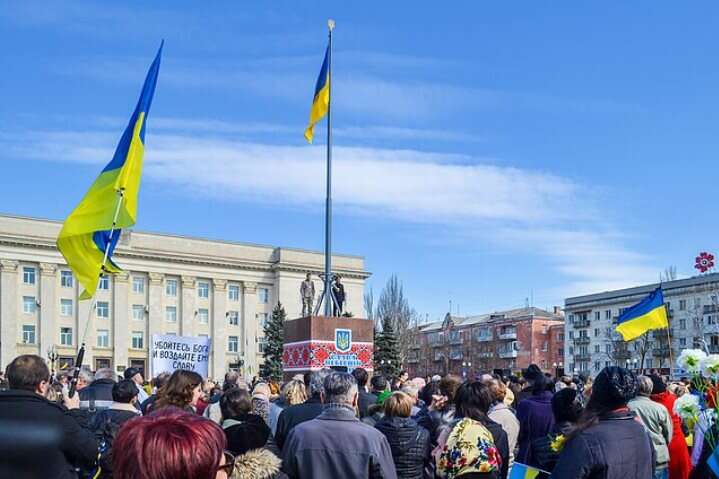 Депутат: Окупанти готуються ввести рублі у Херсоні