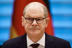 Канцлер Германии призвал ввести эмбарго на российские нефть и газ