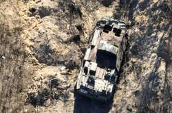 Вслід за російським кораблем відправили одну бойову машину піхоти та п’ять бронетранспортерів