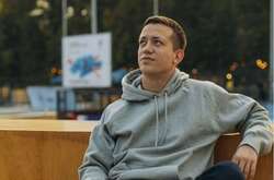 Дурнев перешел на украинский, но жалуется, что «тычут палкой в ребро»