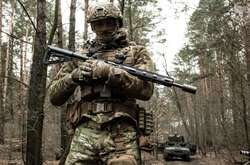 Українські захисники женуть окупантів від столиці