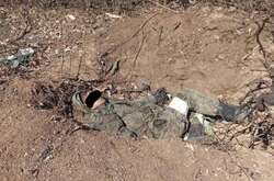 Розкладаючись, людське тіло виділяє трупну отруту