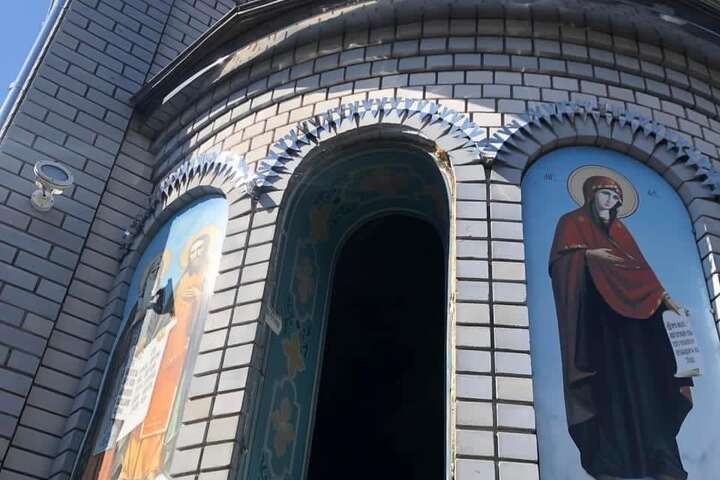 На Луганщині рашисти обстріляли дві церкви (фото)