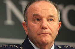  Серед необхідної допомоги, яку досі не надали, Брідлав виділив літаки-винищувачі «МІГ» 